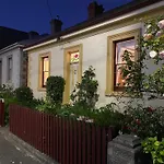 Campbell St Cottage, Hobart Cbd