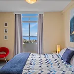 The Charming Soho - Modern Pad With Scenic Views