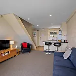 The Charming Soho - Modern Pad With Scenic Views