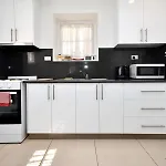3 Bedroom 2 Bathroom Heathfield Avenue Salamanca 50M