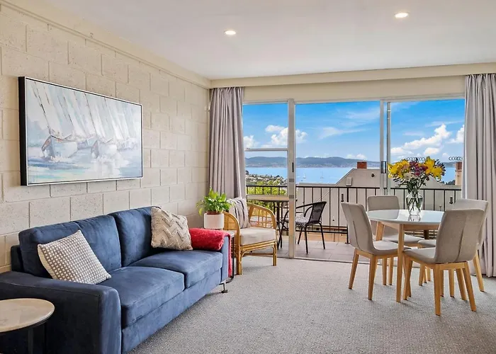 The Charming Soho - Modern Pad With Scenic Views