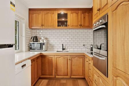 Lovely 2 Bed With Views *