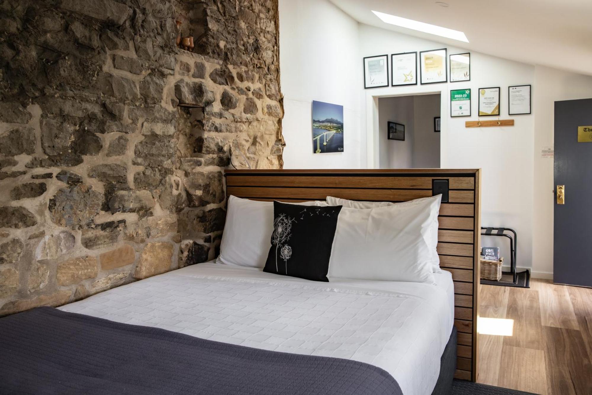 Sanctum Boutique * Hobart