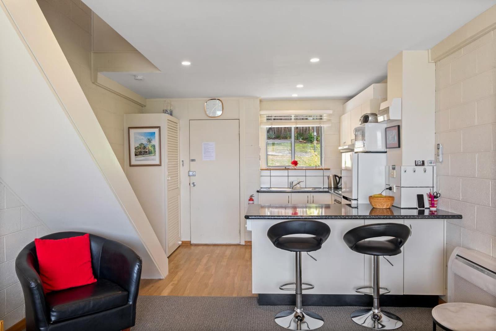 The Charming Soho - Modern Pad With Scenic Views Holiday home Hobart