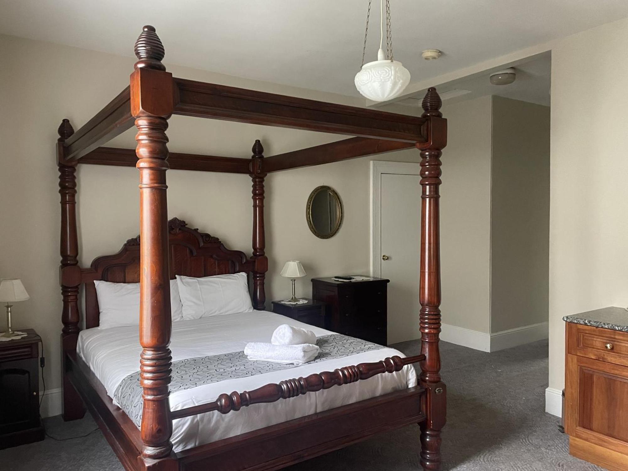 The On Elizabeth Bed & Breakfast
