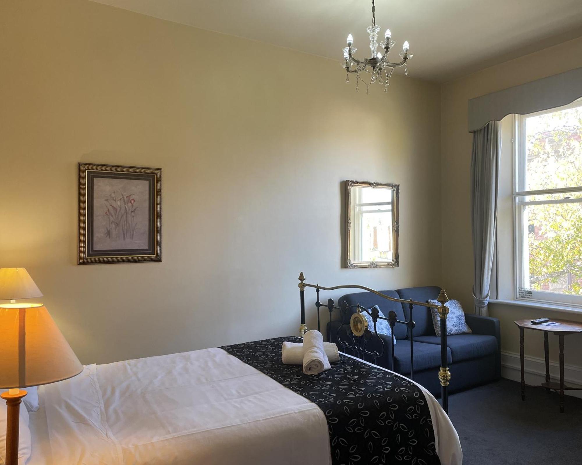 The On Elizabeth Bed & Breakfast