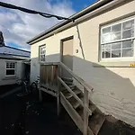 Hobart City Oasis With 3 Beds