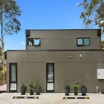 Treetops-Large Home 9Km To Cbd Sleeps 10