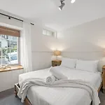 Stylish 3 Bedroom Townhouse - Hobart Cbd
