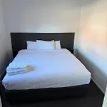 Queenshead Hotel