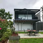 Omaroo House - Panoramic Water Views