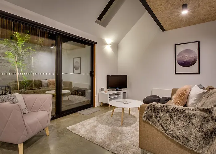 White Room Apartments