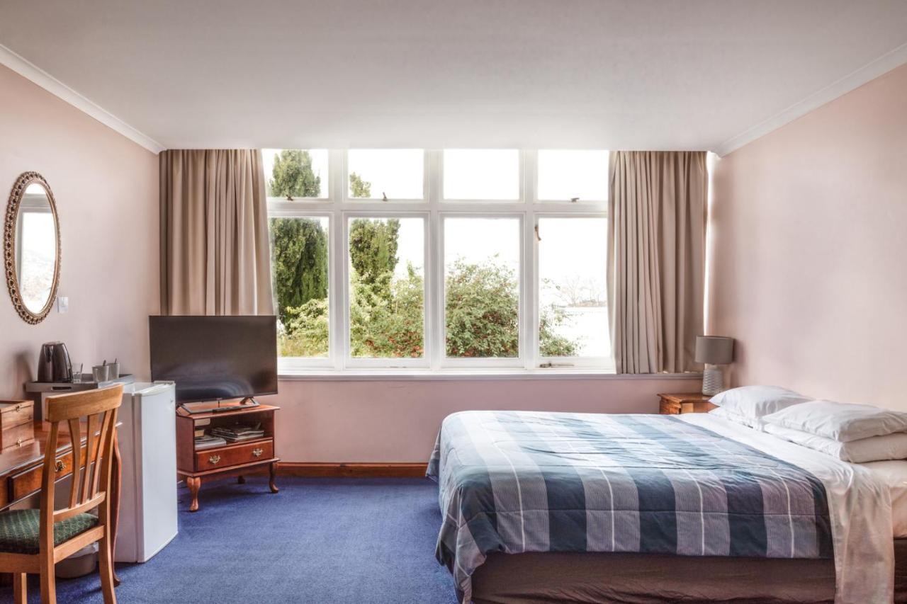 Battery Point Manor