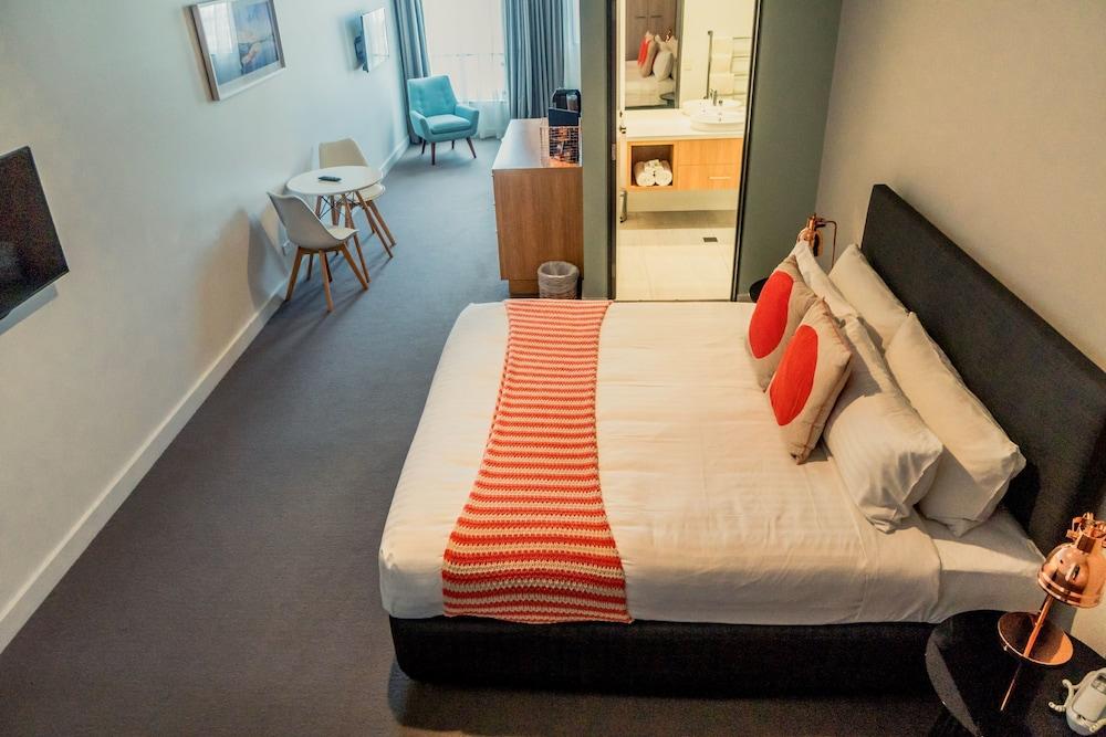 Hotel Customs House 3*