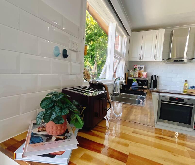 Holiday home Stunning West Home- Close To And Shops Hobart