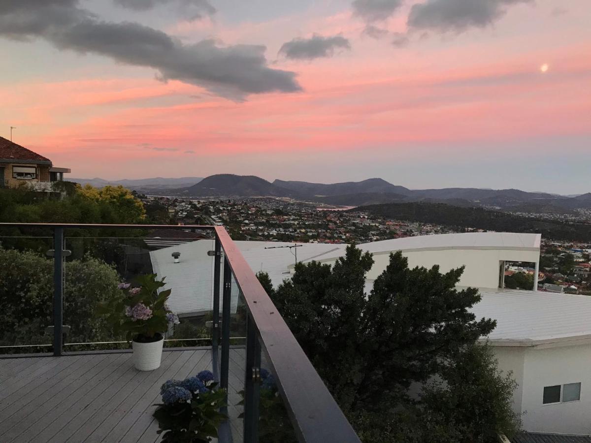 Bed & Breakfast Hobart View