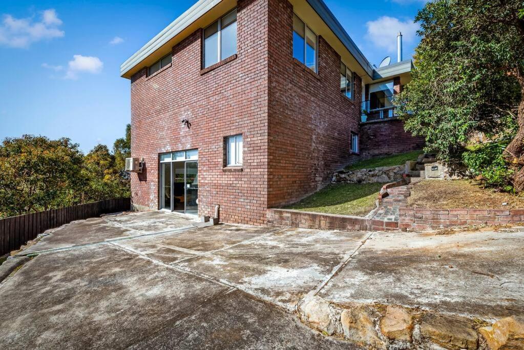 Large House Close To The City Tranquil Setting Holiday home *