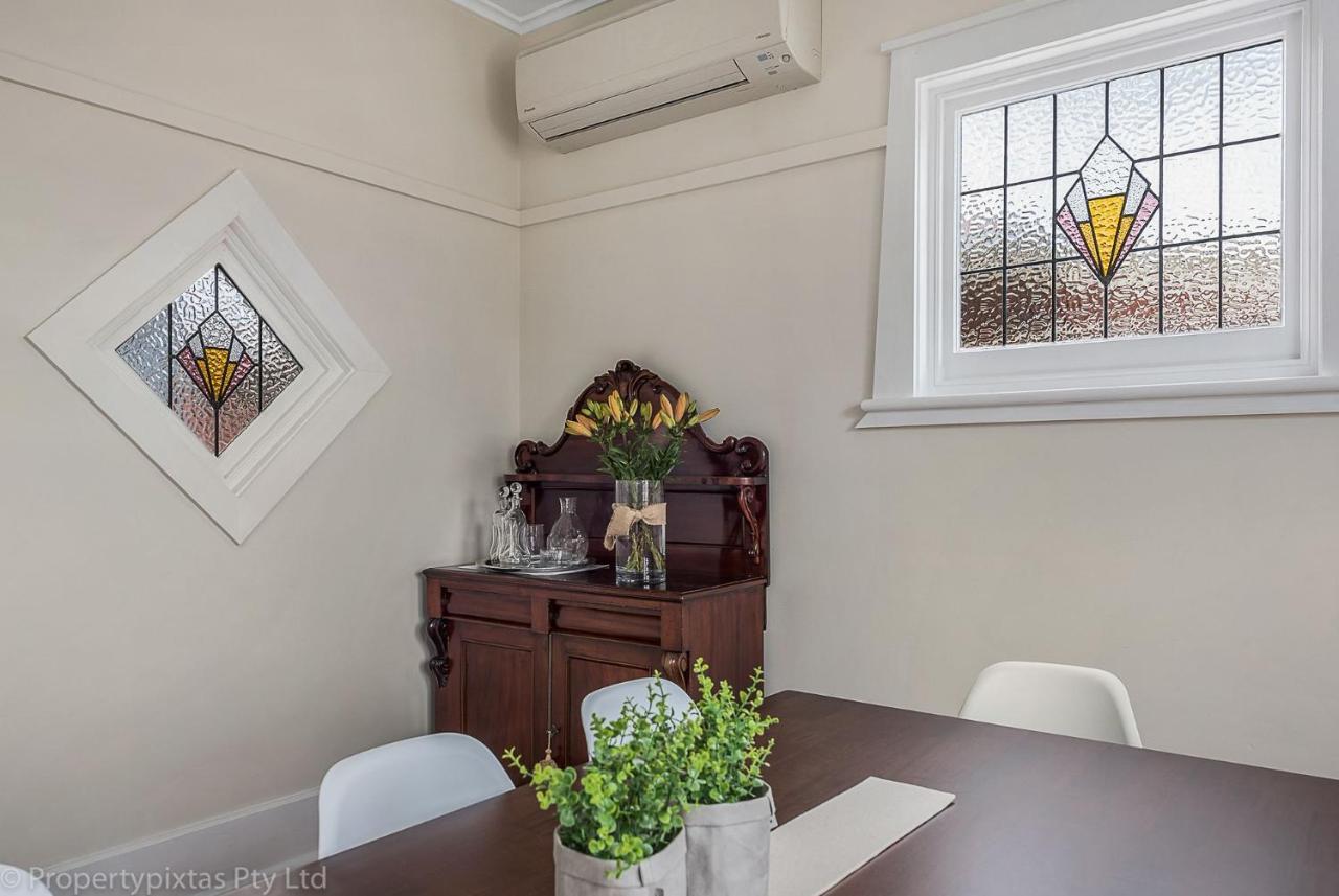 On Burnett Location Parking Sleeps 8 Holiday home