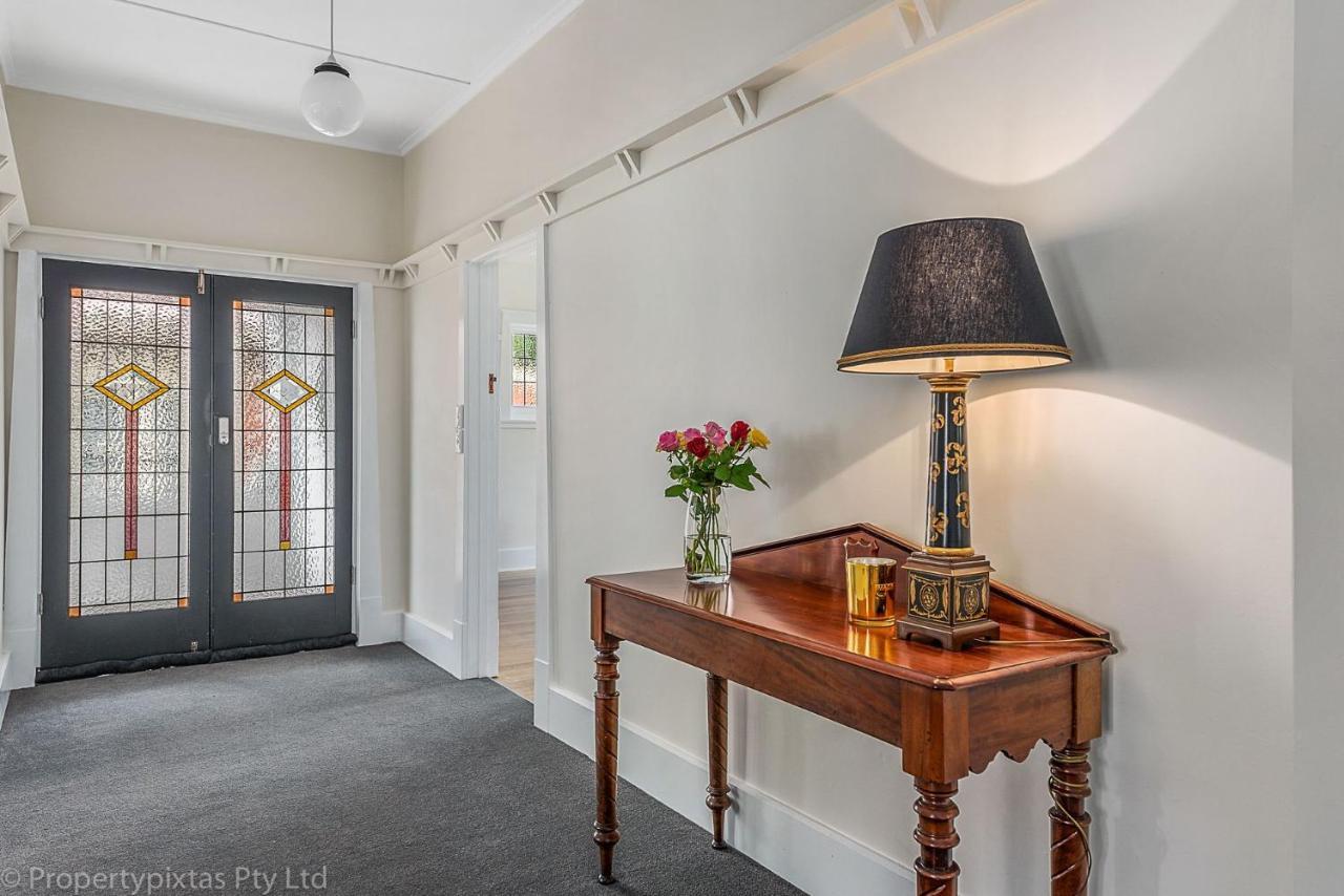 On Burnett Location Parking Sleeps 8