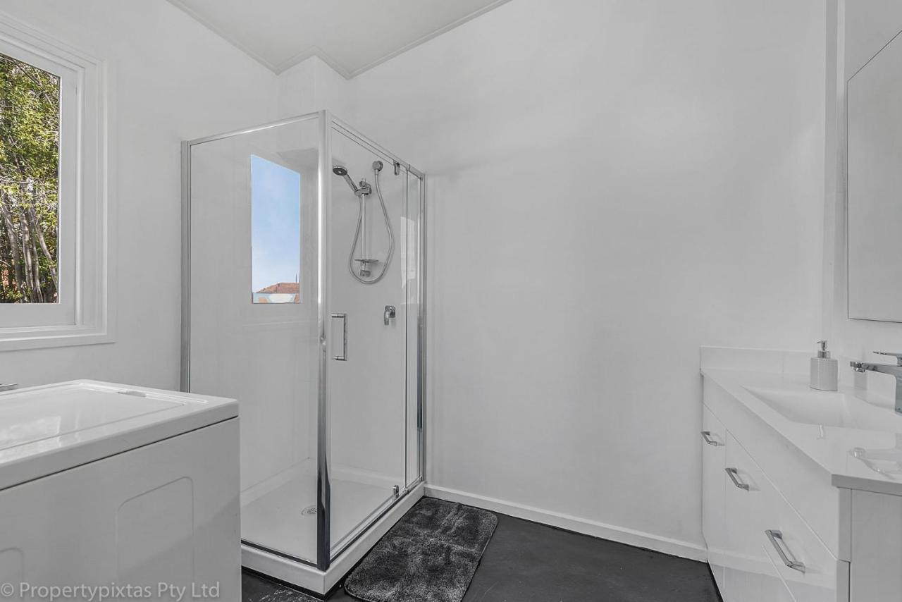 Holiday home On Burnett Location Parking Sleeps 8 Hobart