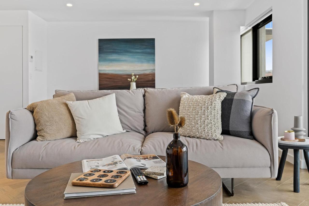 Apartment Sleek Pad With A Garden Rooftop Hobart