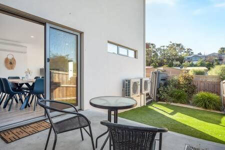 Modern Townhouse In The Bay 500m To *