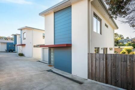 Holiday home Modern Townhouse In The Bay 500m To *