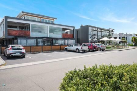 Modern Townhouse In The Bay 500m To Holiday home *