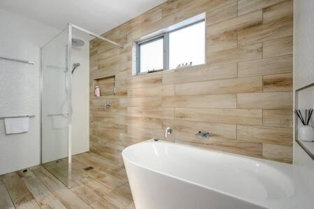 Modern Townhouse In The Bay 500m To * Hobart