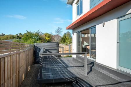 Modern Townhouse In The Bay 500m To