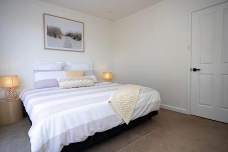 River View House Sleeps 8 10min To Cbd Holiday home