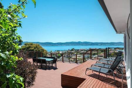 House On The Hill With A View-sleeps 12 *