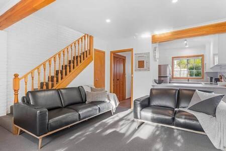 Cosy Renovated 2 Bed In Superb Location Holiday home
