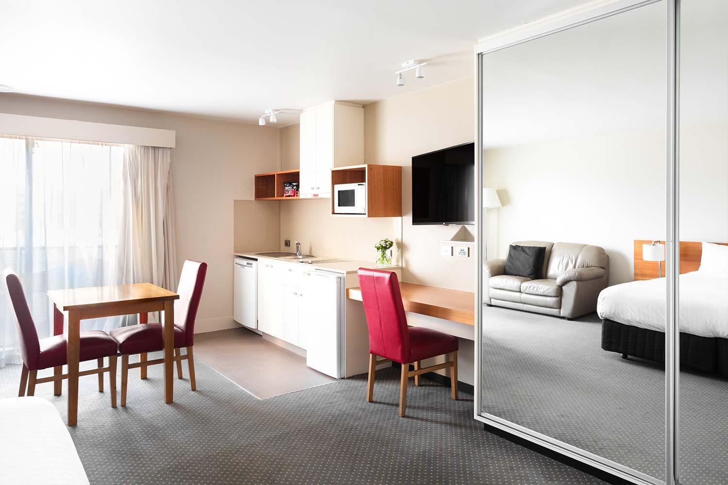 Aparthotel The Old Woolstore 4*