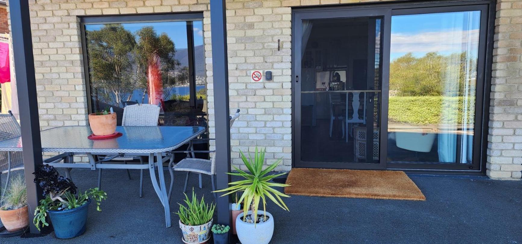 Apartment Waterfront Abode - 2 Bedrooms *