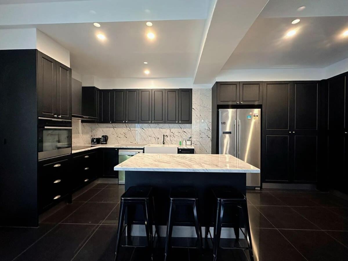 Retreat For 8 With Spacious Holiday home *