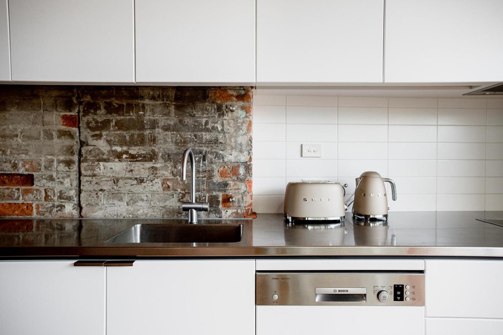Inner-city Sanctuary With Off-street Parking Holiday home *