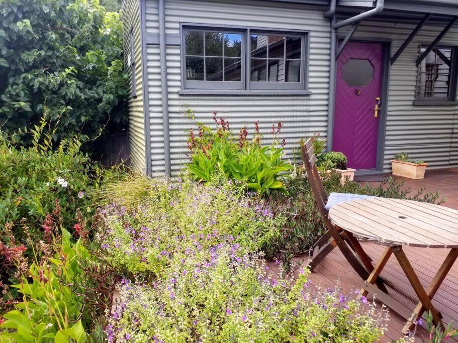 Tranquil Garden - South * Hobart