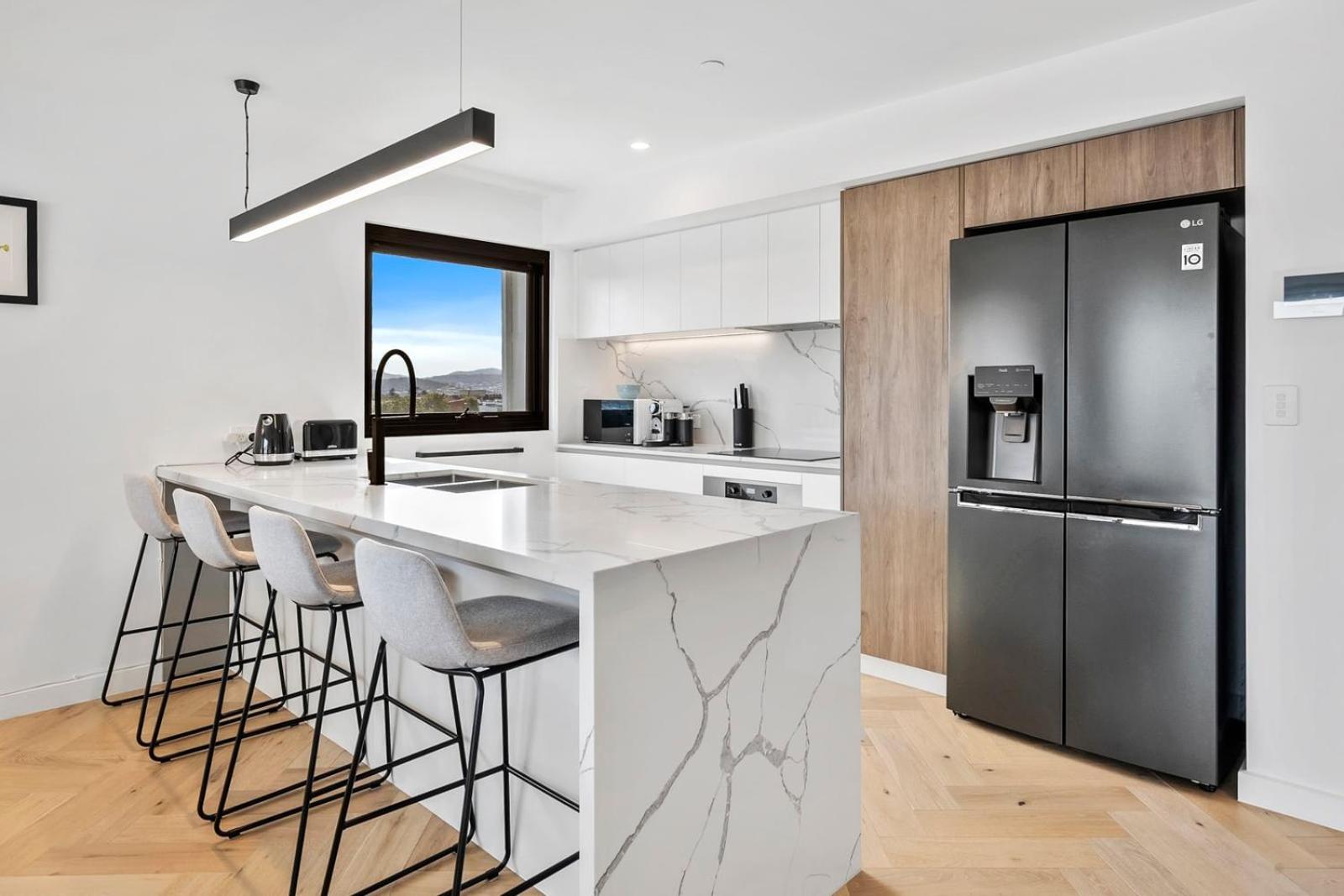 Apartment 'city North Sanctuary At The Elliot' Stunning Views *