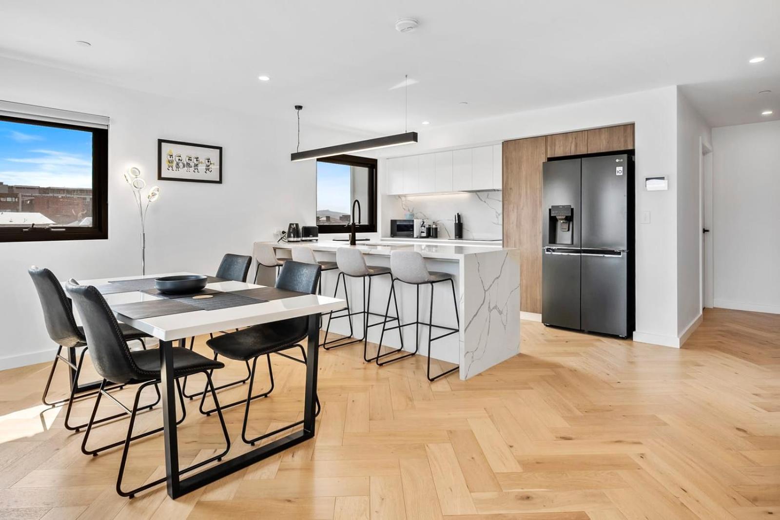 'city North Sanctuary At The Elliot' Stunning Views Apartment Hobart