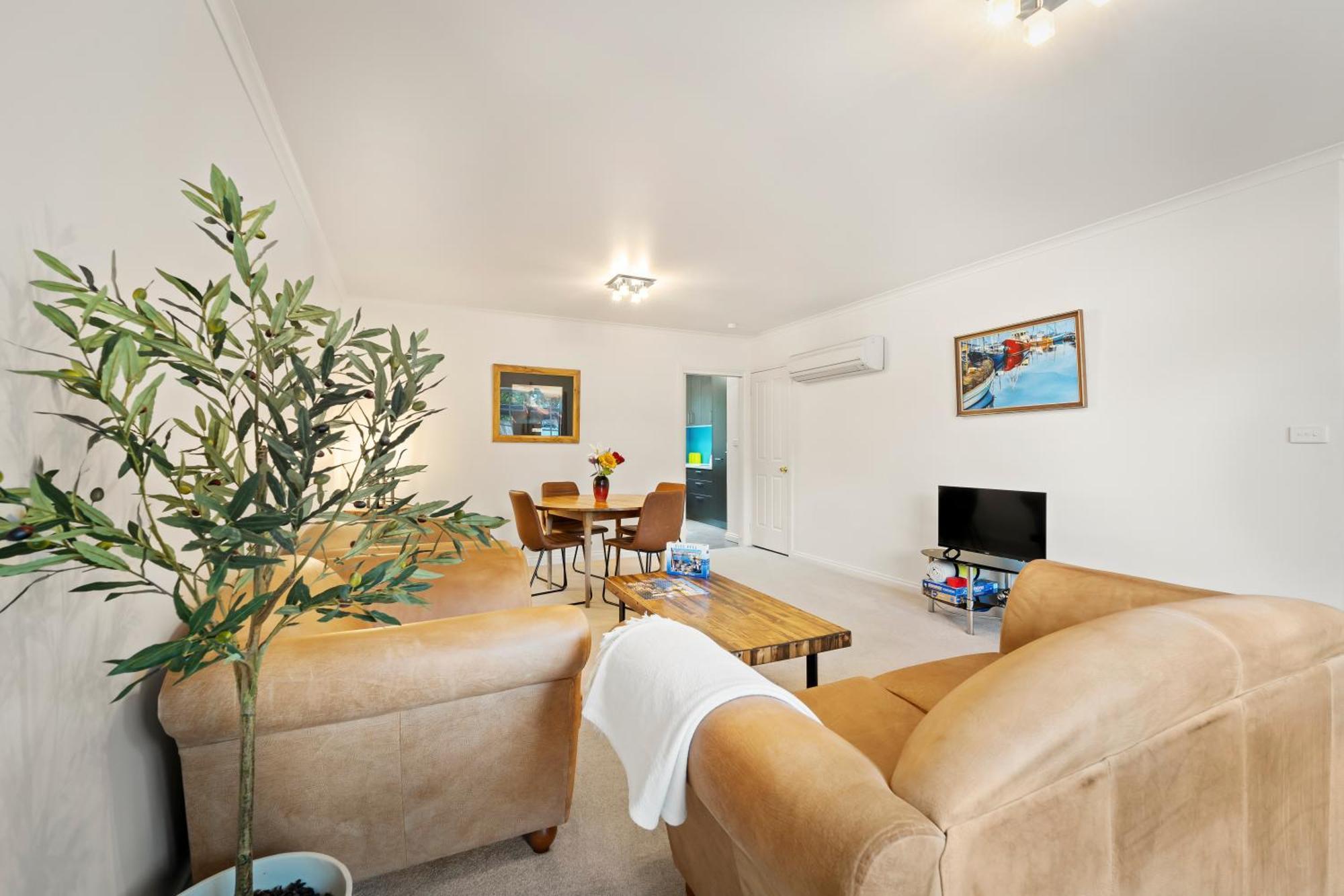 Apartment Townhouse *