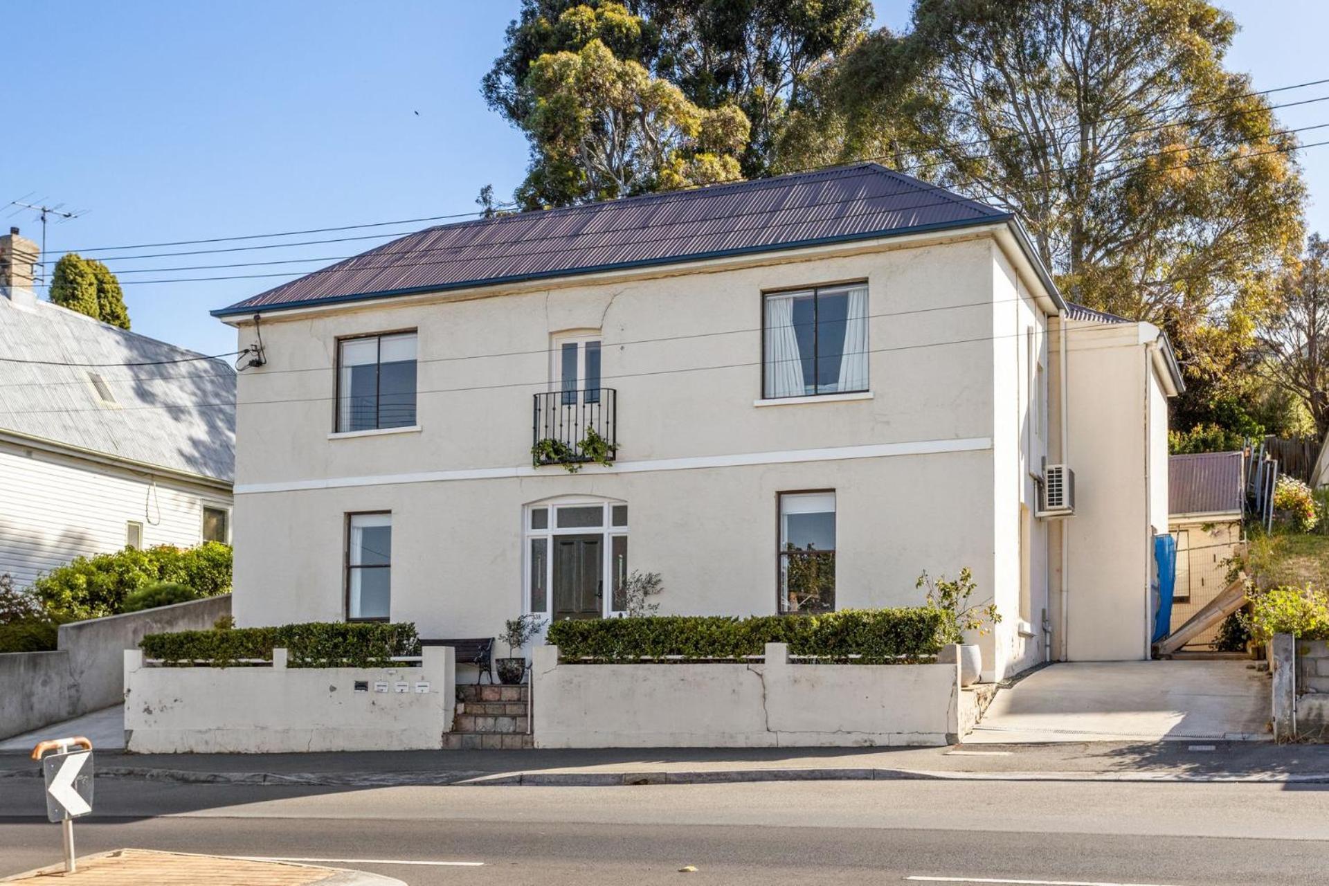 338 On Murray Walk To Restaurant Strip Apartment