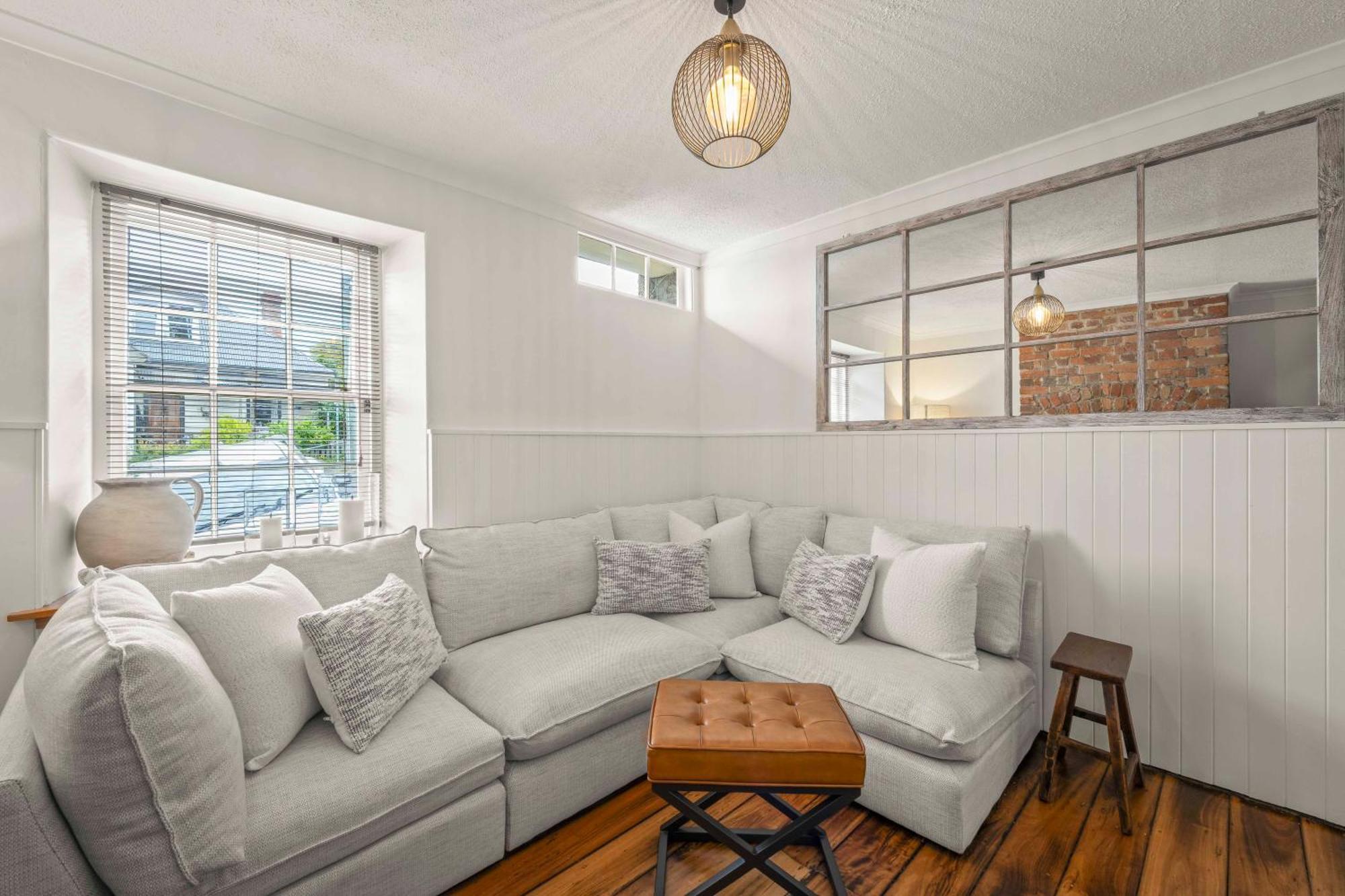 Stylish 3 Bedroom Townhouse - Cbd *