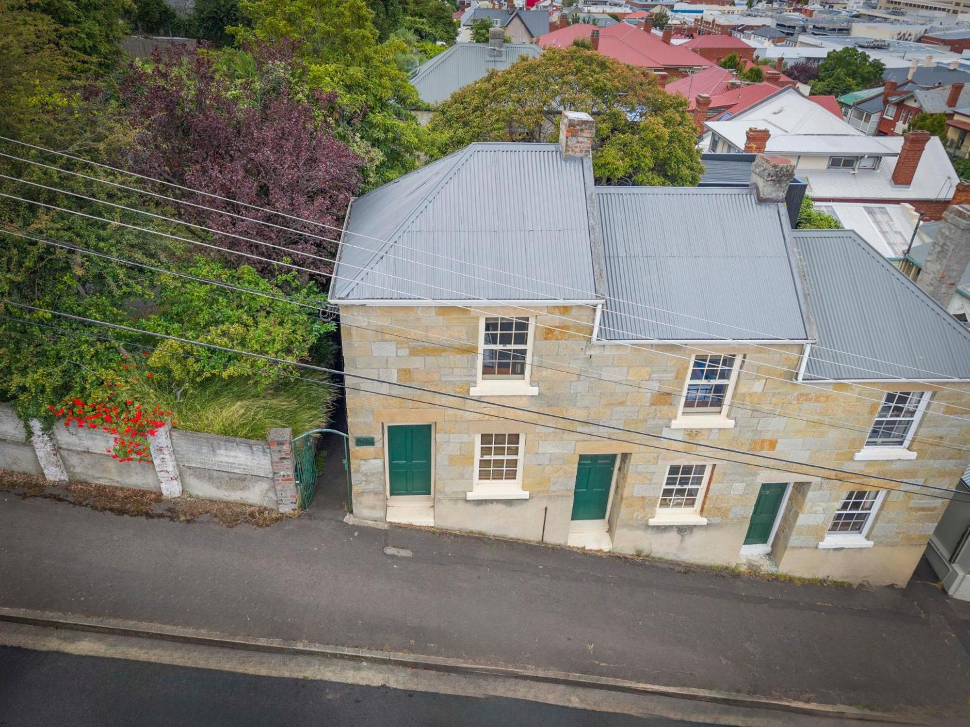 Stylish 3 Bedroom Townhouse - Cbd * Hobart