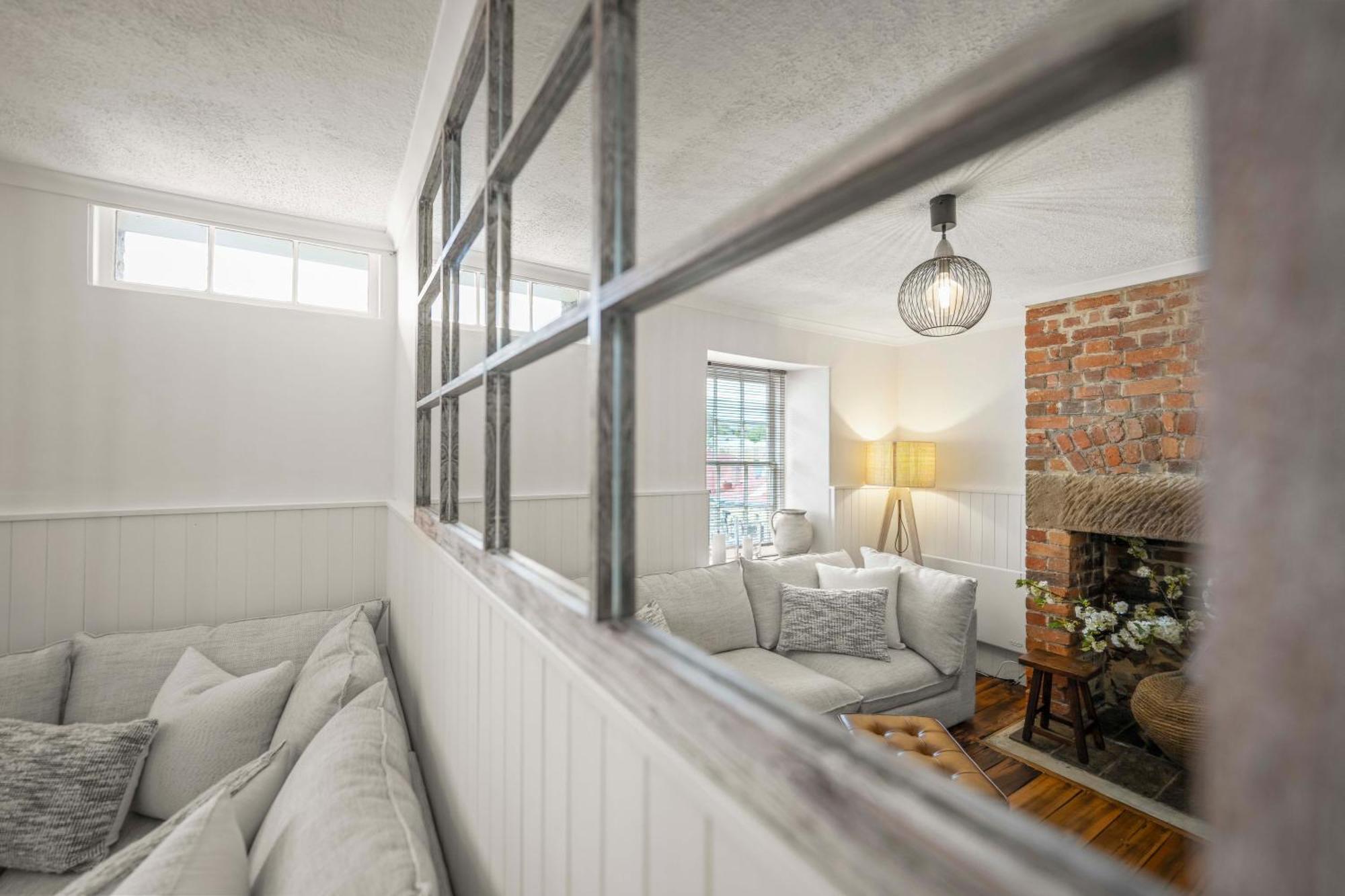 Stylish 3 Bedroom Townhouse - Cbd Hobart