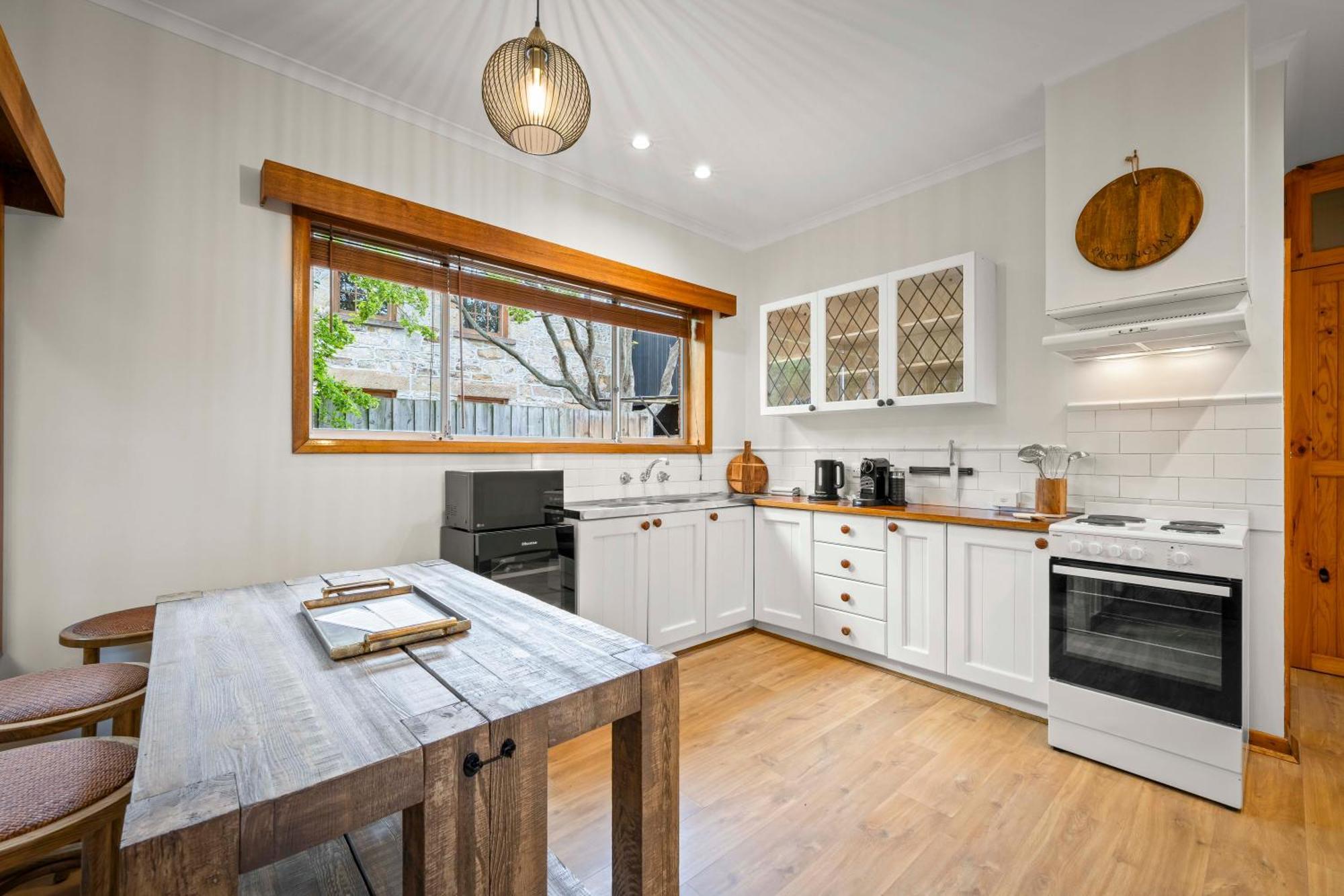 Holiday home Stylish 3 Bedroom Townhouse - Cbd *