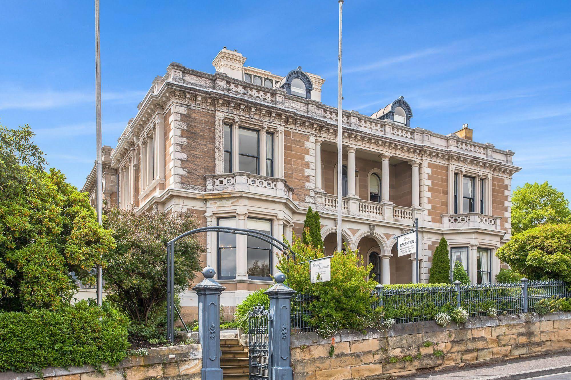 Lenna Of 4* Hobart