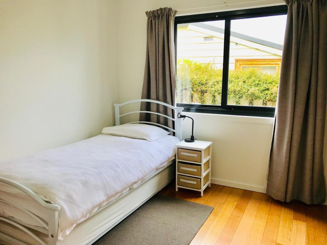 Holiday home Omaroo House - Panoramic Water Views