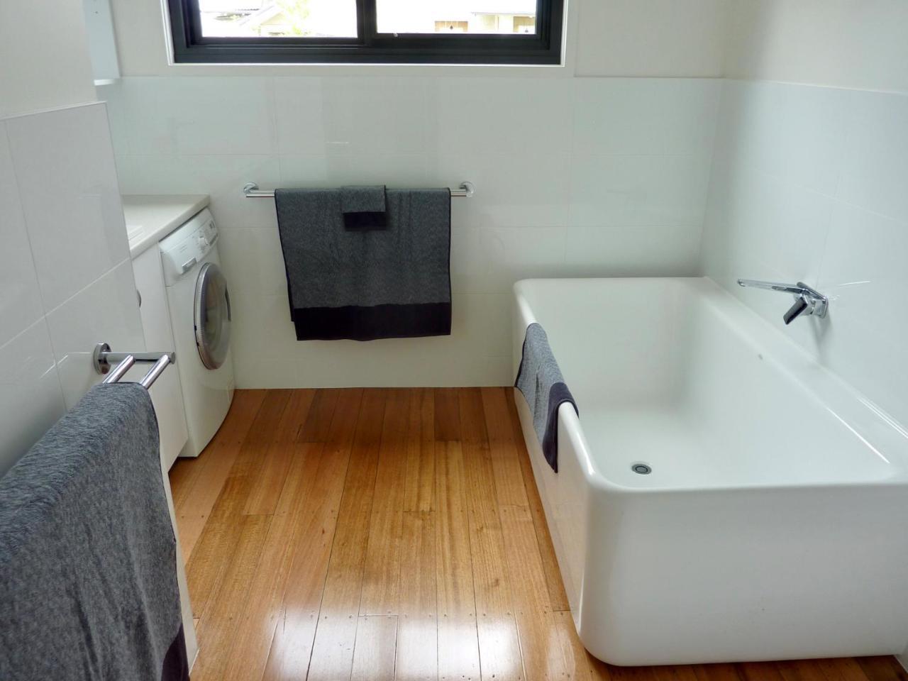 Holiday home Omaroo House - Panoramic Water Views