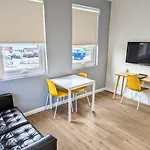 Mayfair Plaza Motel And Apartments